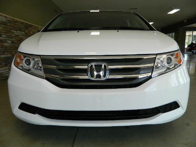 Honda Odyssey 2011 photo 4