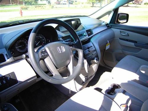 Honda Odyssey 2011 photo 5