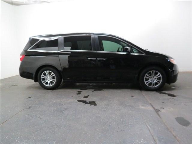 Honda Odyssey 2011 photo 2