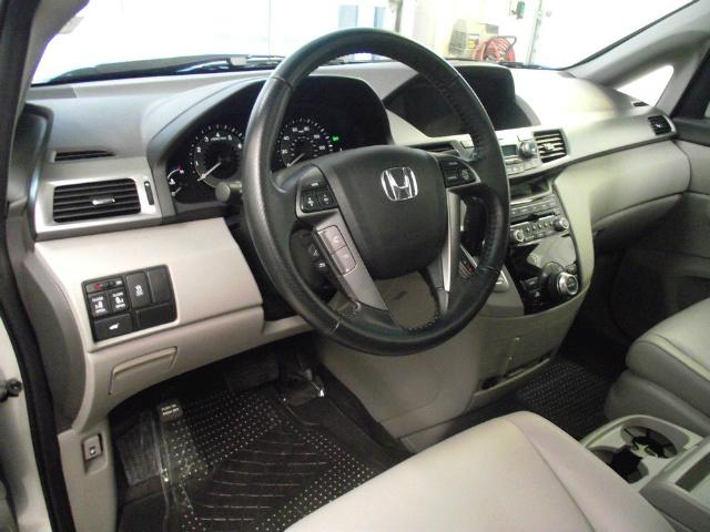 Honda Odyssey 2011 photo 3