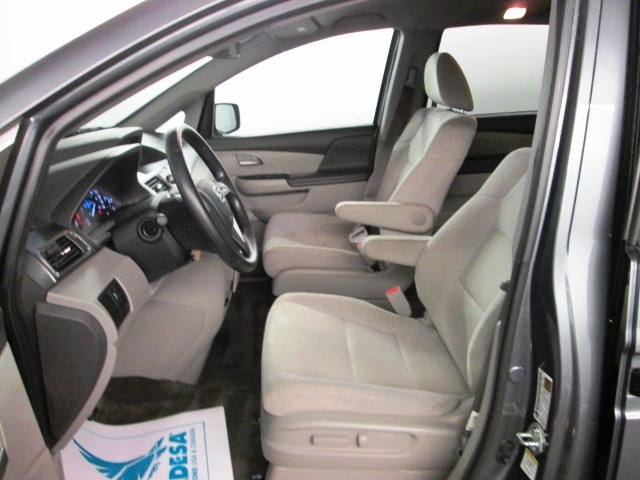 Honda Odyssey 2011 photo 2