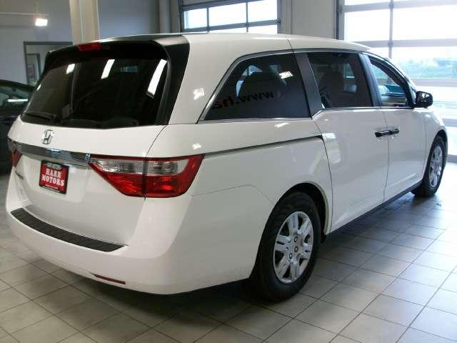 Honda Odyssey 2011 photo 2