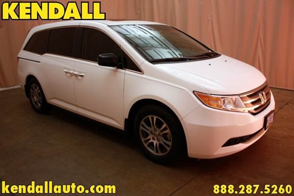 Honda Odyssey 2011 photo 2