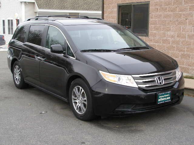 Honda Odyssey 2011 photo 2