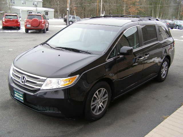 Honda Odyssey 2011 photo 4