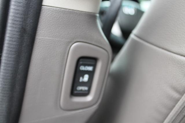 Honda Odyssey LS 2WD MiniVan