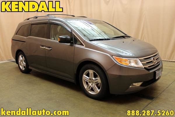 Honda Odyssey 2011 photo 2
