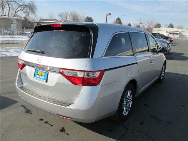 Honda Odyssey 2011 photo 4