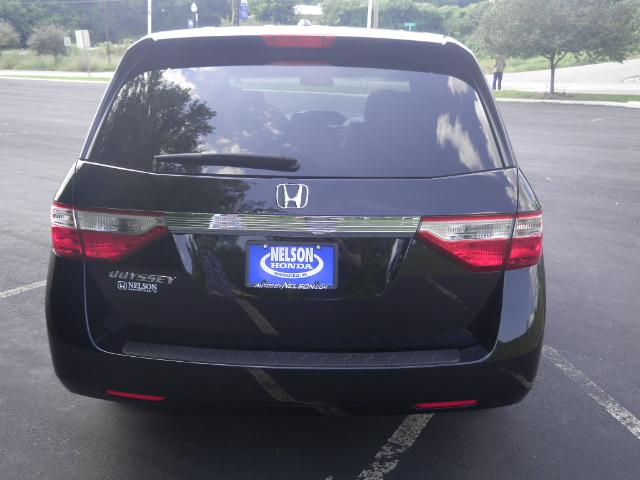 Honda Odyssey 2011 photo 3