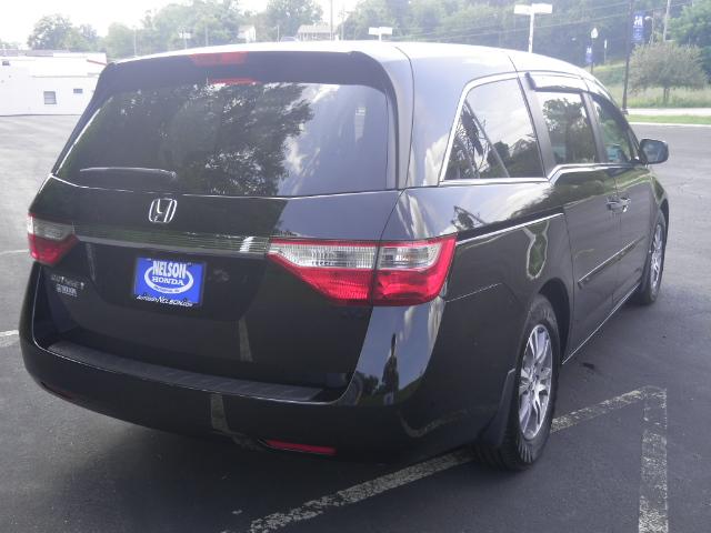Honda Odyssey 2011 photo 5