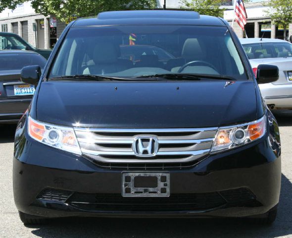 Honda Odyssey 2011 photo 1