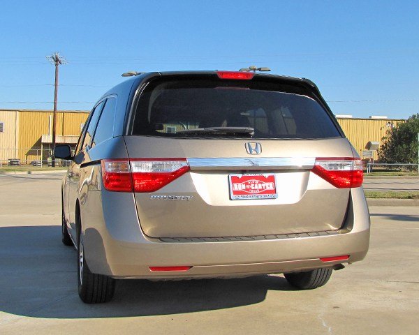 Honda Odyssey 2011 photo 4