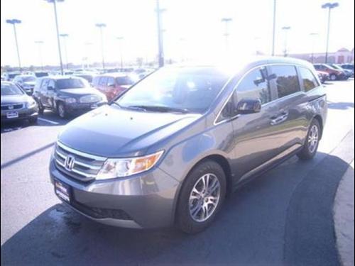 Honda Odyssey 2011 photo 2
