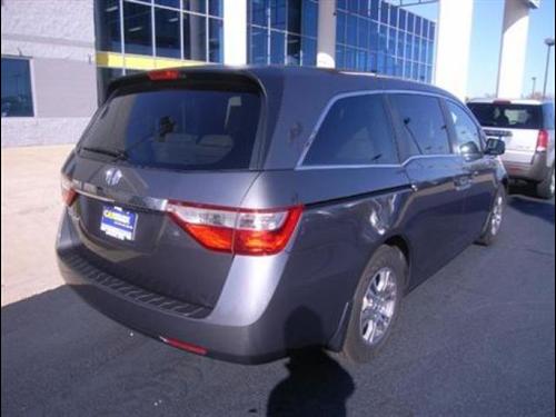 Honda Odyssey 2011 photo 4