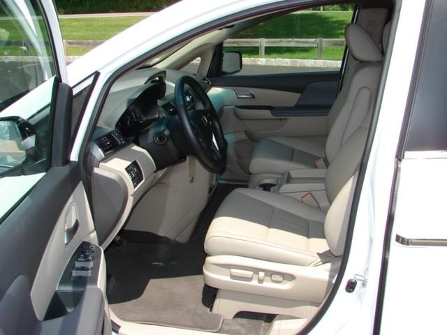 Honda Odyssey 2011 photo 1