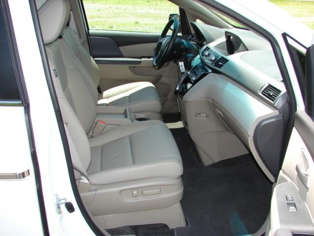 Honda Odyssey 2011 photo 4