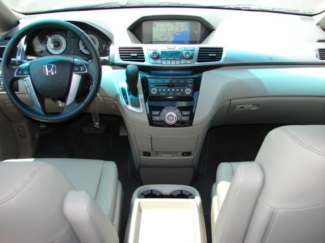 Honda Odyssey 2011 photo 5
