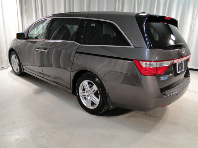 Honda Odyssey 2011 photo 2