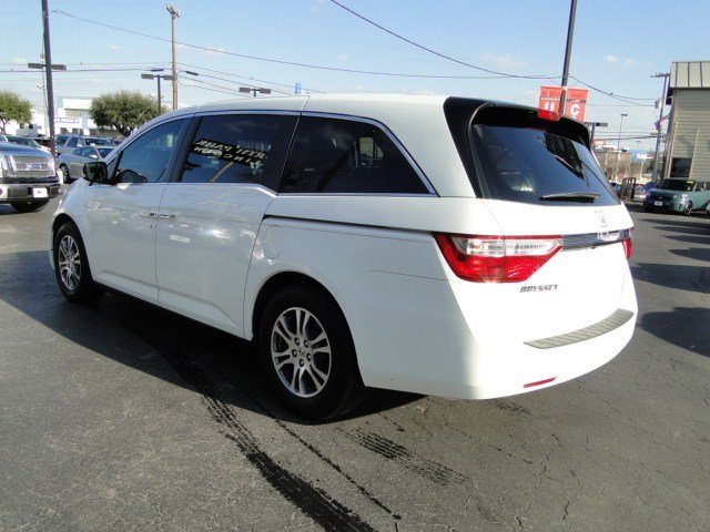 Honda Odyssey 2011 photo 3