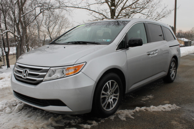 Honda Odyssey 2011 photo 1