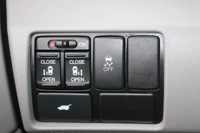 Honda Odyssey 2011 photo 2