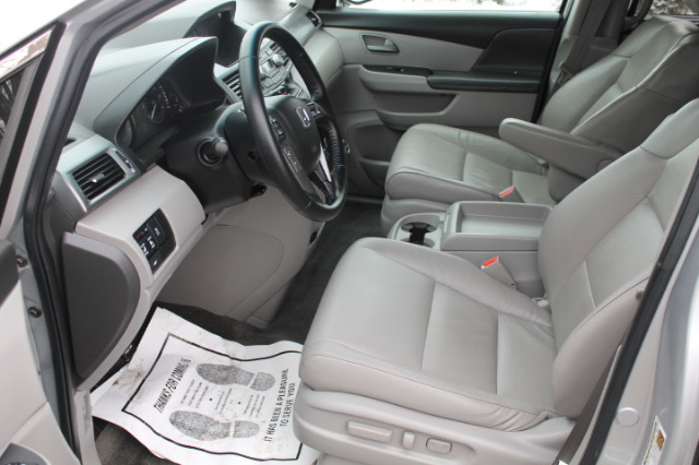 Honda Odyssey 2011 photo 3