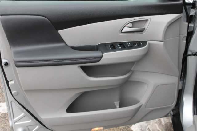 Honda Odyssey 2011 photo 4
