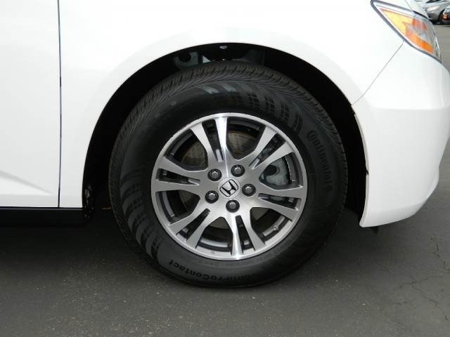 Honda Odyssey 2011 photo 3