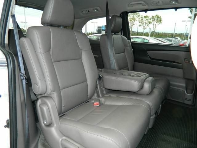 Honda Odyssey 2011 photo 5