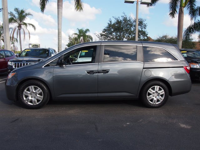 Honda Odyssey 2011 photo 1