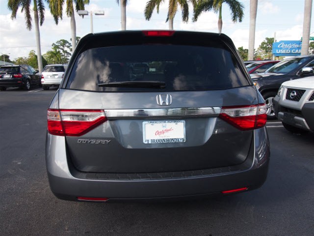 Honda Odyssey 2011 photo 3