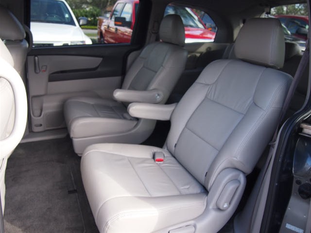 Honda Odyssey 2011 photo 5