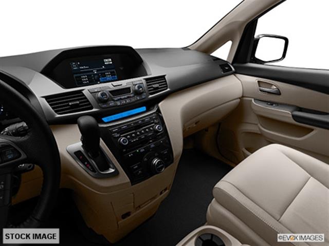 Honda Odyssey 2011 photo 10