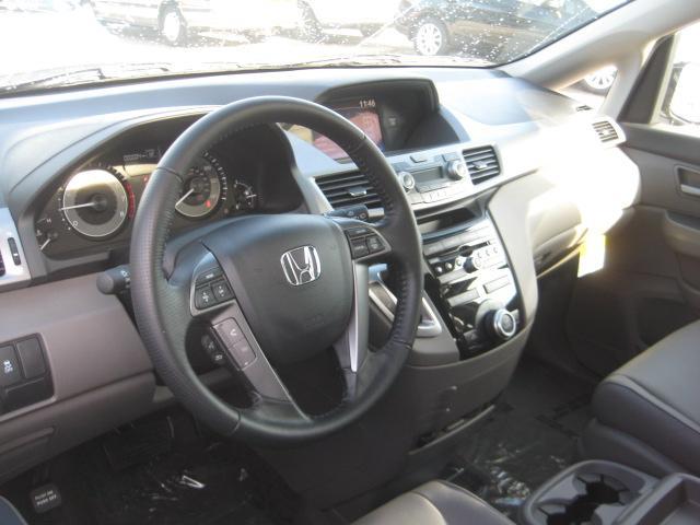 Honda Odyssey 2012 photo 1