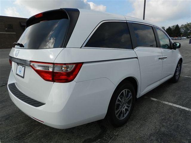 Honda Odyssey 2012 photo 4