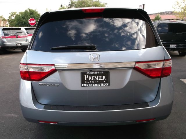 Honda Odyssey 2012 photo 3