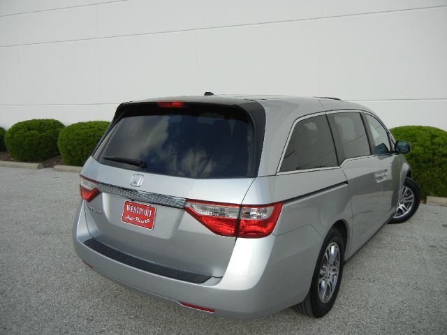Honda Odyssey 2012 photo 3