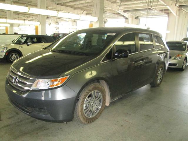 Honda Odyssey 2012 photo 2