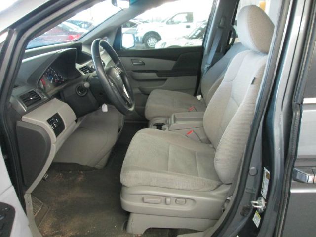 Honda Odyssey 2012 photo 4