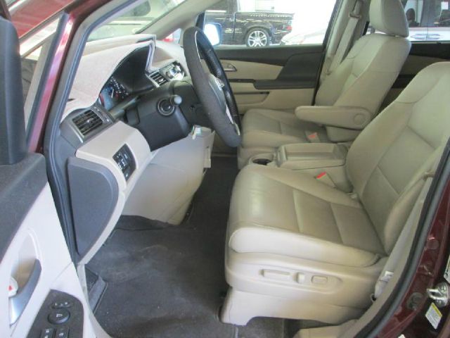 Honda Odyssey 2012 photo 3