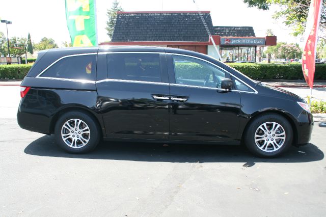 Honda Odyssey 2012 photo 1