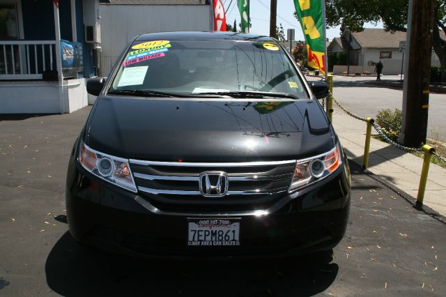Honda Odyssey 2012 photo 2