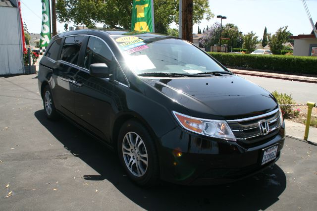 Honda Odyssey 2012 photo 3