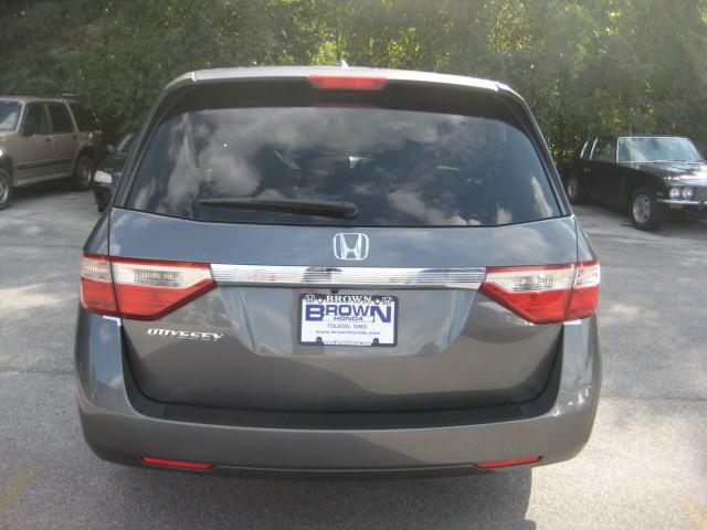 Honda Odyssey Crew Cab 126.0 WB LS Z71 MiniVan