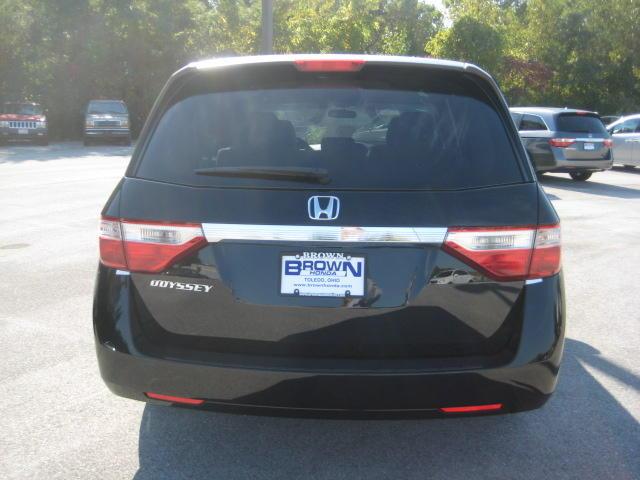 Honda Odyssey 2012 photo 3