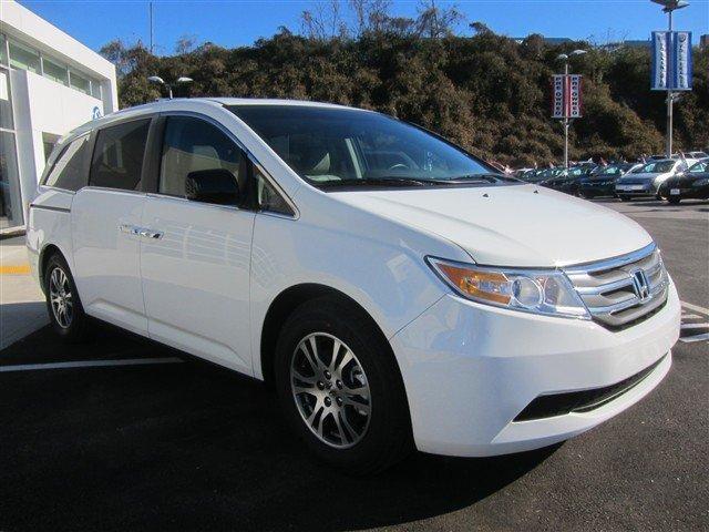 Honda Odyssey 2012 photo 2