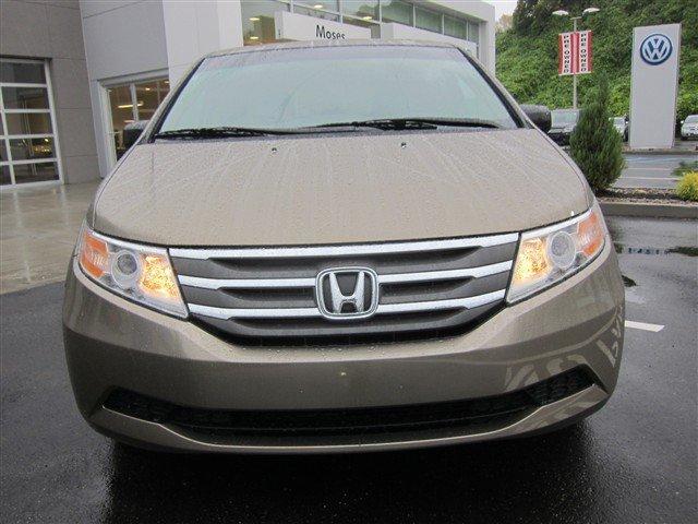 Honda Odyssey 2012 photo 1