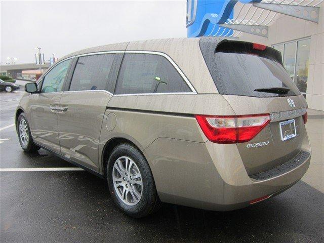 Honda Odyssey 2012 photo 4