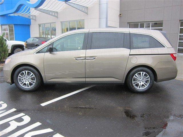 Honda Odyssey 2012 photo 5