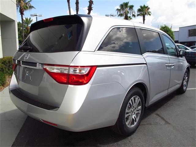 Honda Odyssey 2013 photo 2